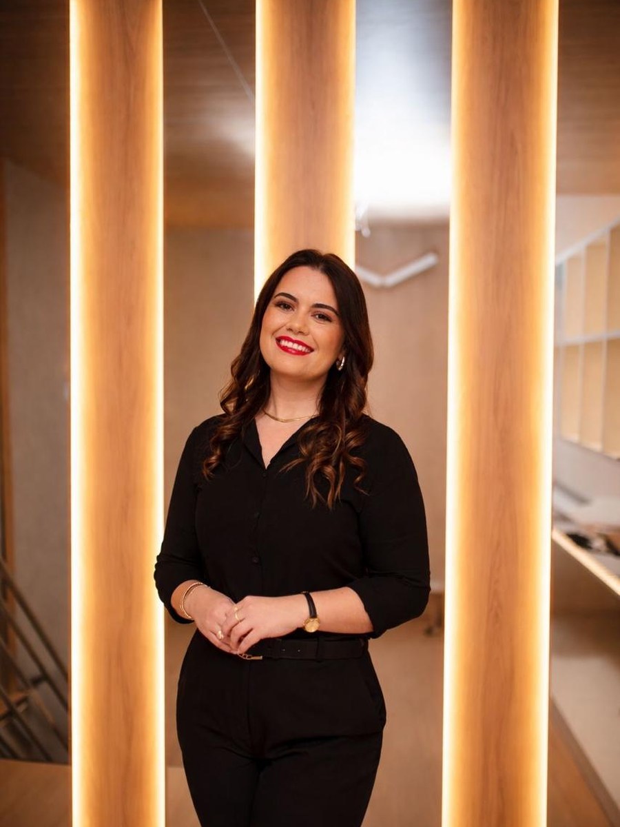 Retrato de Krisley Almeida — equipe REVISE Consultoria